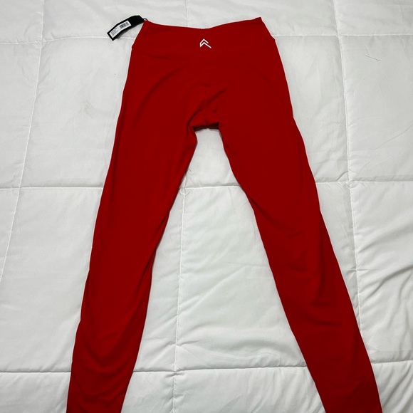 UNIFIED WRAP LEGGINGS
Color:
Muscle Mommy Red Regular Length - Picture 10 of 11